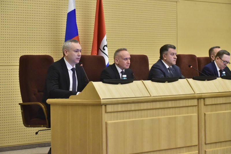 Новосибирские власти поддержали поправки в Конституцию