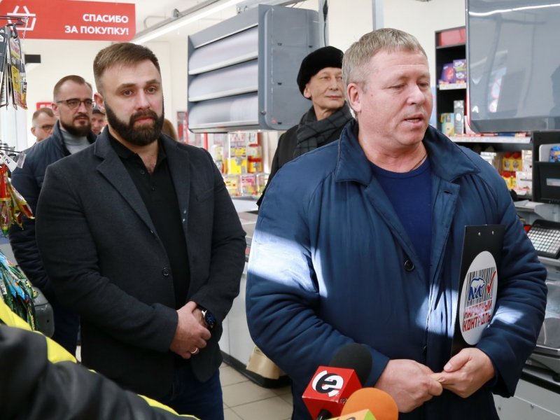 Фрунзе проверил магазины в Новосибирске и не нашел дефицита 