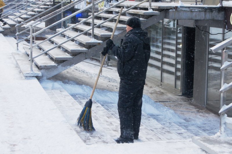 Мэрия Новосибирска признала свое бессилие перед снегом 