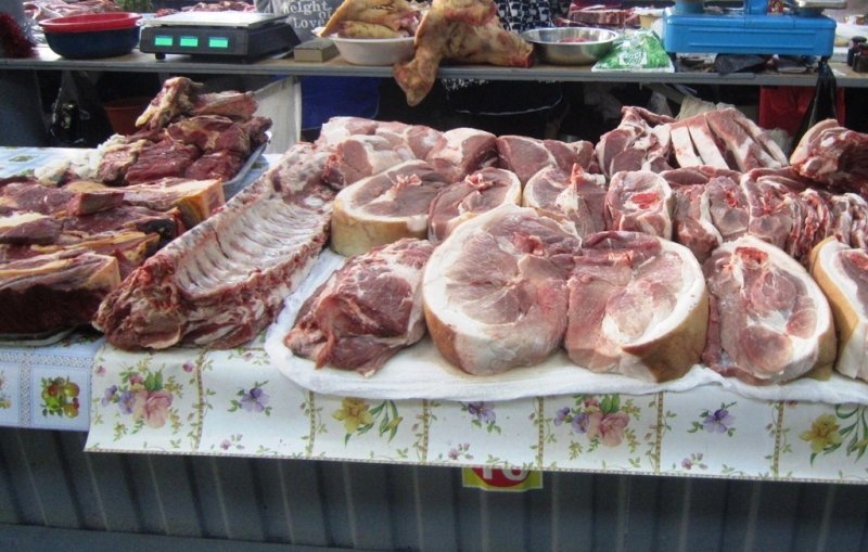 Носители коронавируса торговали мясом на рынке в Сибае