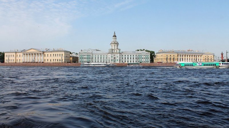 В Петербурге введен режим полной изоляции