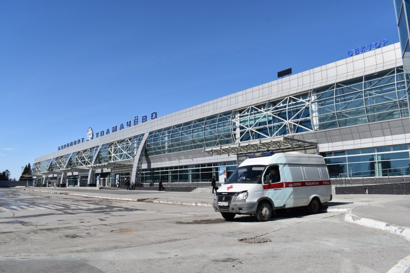 Двух стюардесс с признаками ОРВИ осмотрели в Толмачево