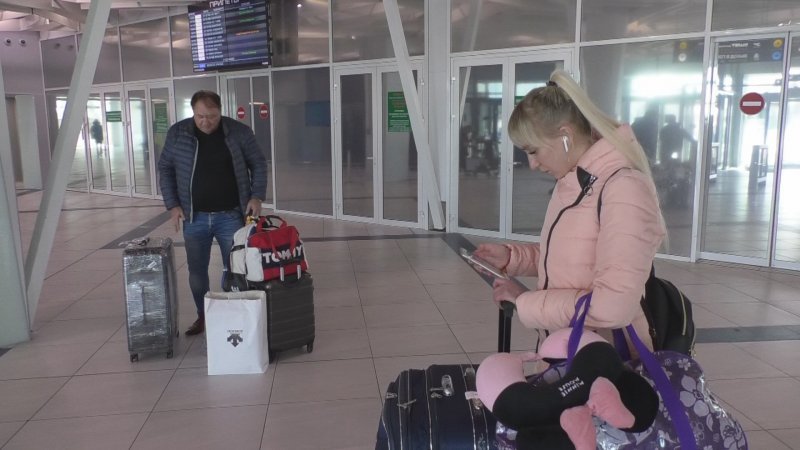 Пассажиров из Москвы и Санкт-Петербурга изолировали 