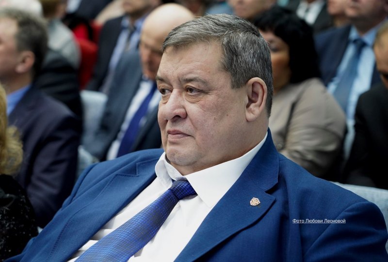 Прокурор Саянска оспорил решение мэра возобновить работу сферы услуг с 6 апреля