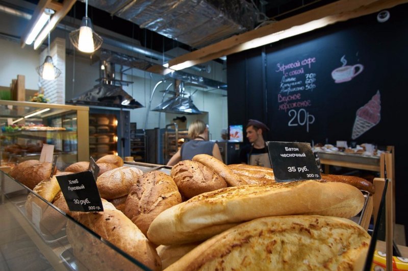 Хлеб без упаковки в пекарнях создает опасность во время пандемии