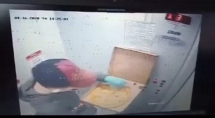 Экибастуз: доставщик, подъевший пиццу клиента, попал на видео в лифте