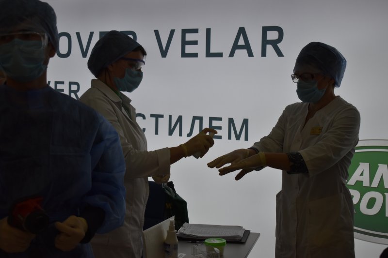 Порядка 77,6 миллиона получили медработники за работу с больными коронавирусом