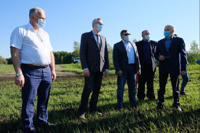 1,2 миллиарда рублей получили новосибирские аграрии на удобрение и технику