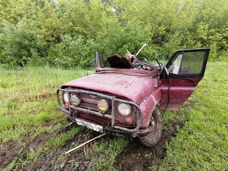 Пьяный сибиряк на угнанном автомобиле попал под колеса поезда в Новосибирской области