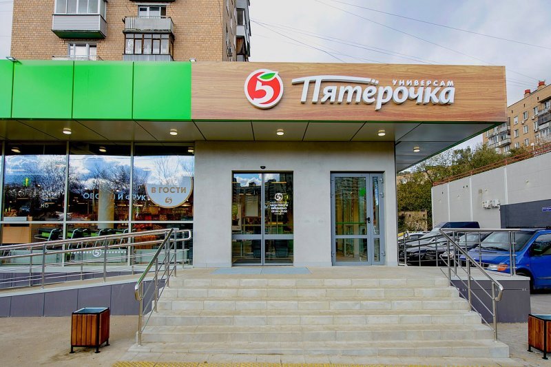 «Работали без головных уборов»: директора магазина «Пятёрочка» оштрафовали на 25 тысяч рублей 