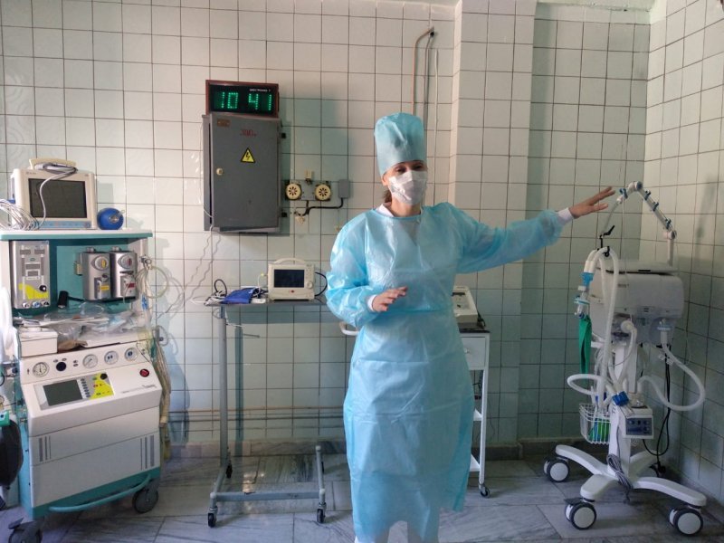 Новосибирским врачам хватит медицинских масок на месяц