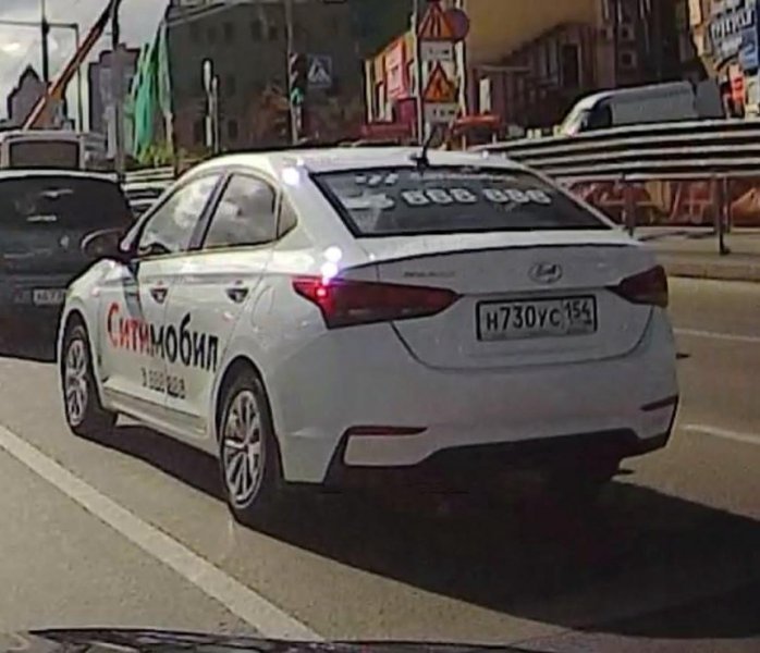 Жительницу Новосибирска чуть не задавил водитель «Ситимобил»