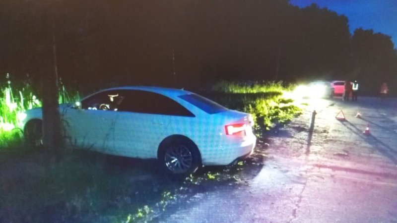 Двое детей пострадали: пьяный водитель столкнулся с пеньком в Академгородке