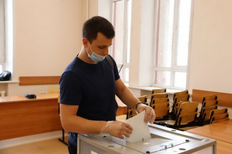 «Летчик-испытатель и главы районов»:  как в Новосибирске прошел последний день до голосования?