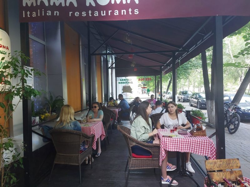 «Попросили не поднимать шум»: рестораторы рассчитывают на открытие кафе 6 июля