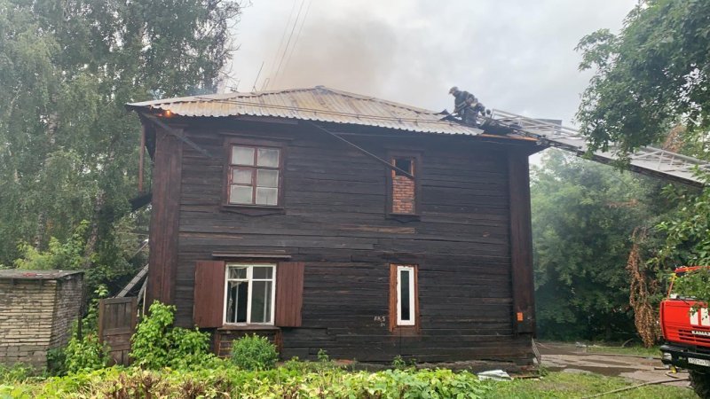 Ночной пожар на Никитина оставил без дома 33 человека