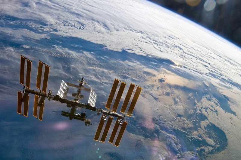 Новосибирцы смогут увидеть пролетающую по ночному небу МКС