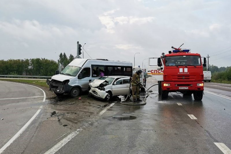 Семь человек пострадали в ДТП с маршруткой на Пашинском шоссе