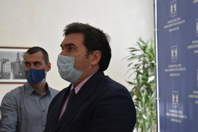 Министр Хальзов опроверг невыплату страховых работающим с коронавирусом медикам