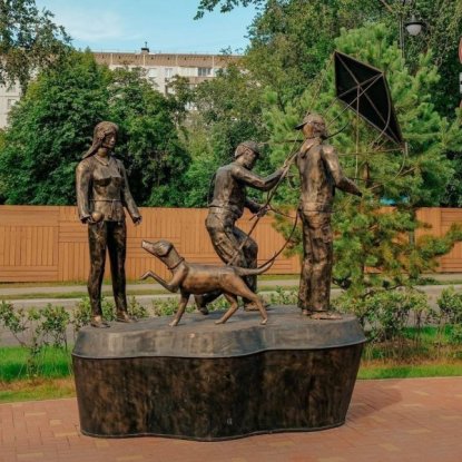 «Трое вышли из гроба»: новосибирский краевед требует демонтажа памятника друзьям 