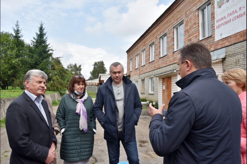 По поручению Андрея Травникова в Колывани обновят местную больницу
