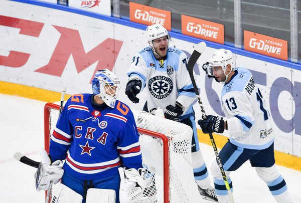 ХК «Сибирь» проиграла в матче с СКА на домашнем льду