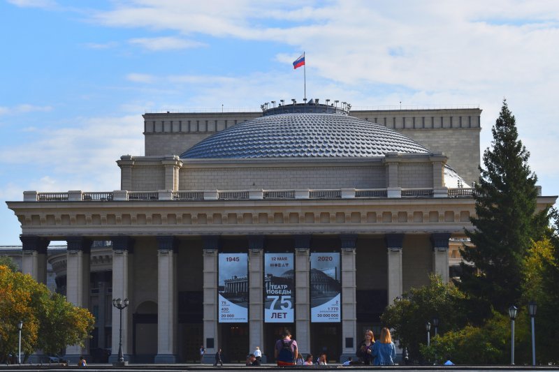 СМИ: Коронавирус выкосил состав Новосибирского театра оперы и балета