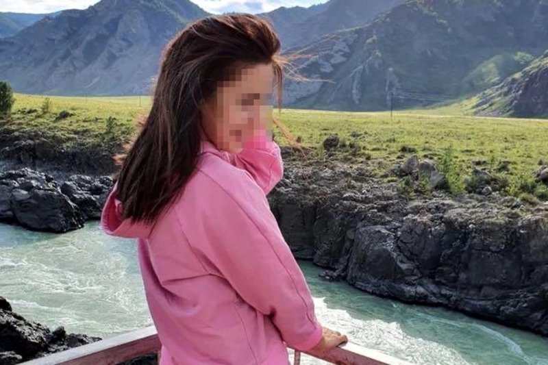 Пластический хирург устроил фотосессию с изуродованной грудью жительницы Новосибирска