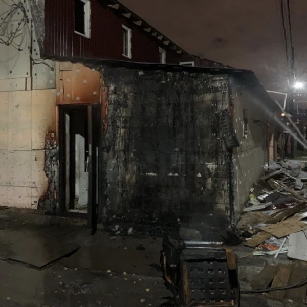 Следователи проверят версию поджога на пожаре в Дзержинском районе 