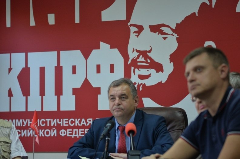 Проигравший навальнисту экс-депутат Ренат Сулейманов стал советником мэра