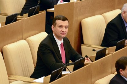 Депутат Госдумы предложил поддержать родителей школьников