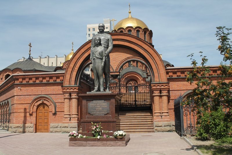 Вооруженного ножом мужчину остановили у входа в собор Александра Невского