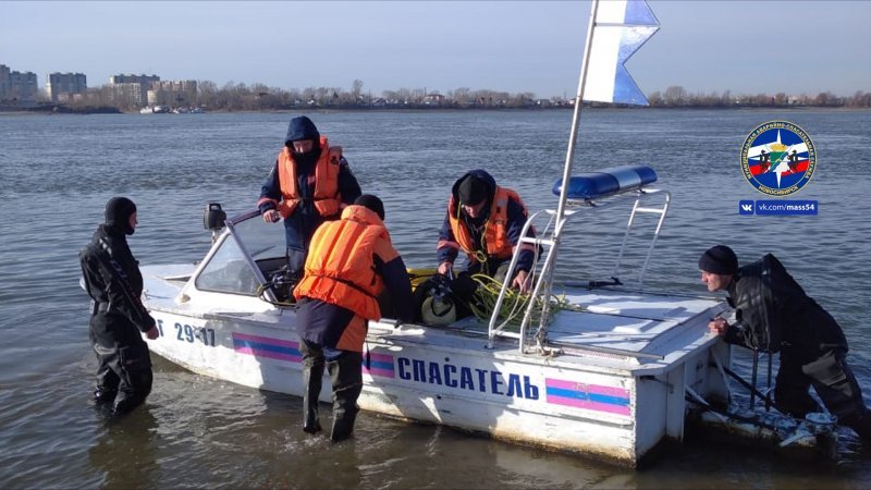 Из-за ночной фотосессии на дамбе ГЭС двое новосибирцев упали в воду