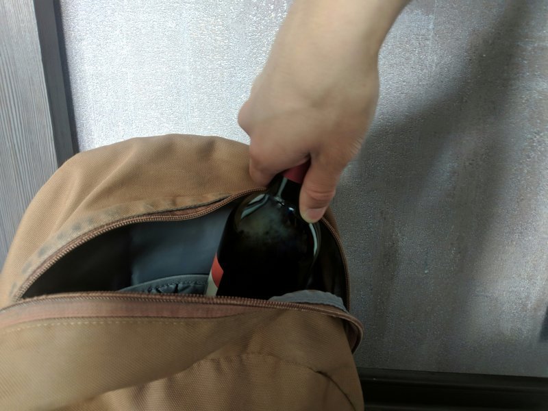 Почти два года строгого режима дали новосибирцу за кражу бутылки вина