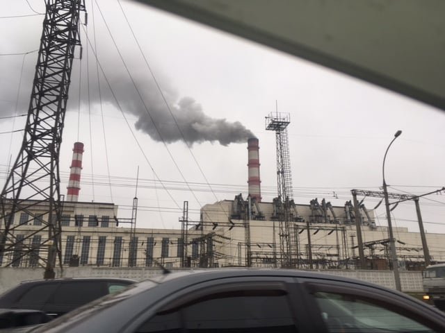 «Проезжая мимо ТЭЦ»: черный дым встревожил новосибирцев и экологов