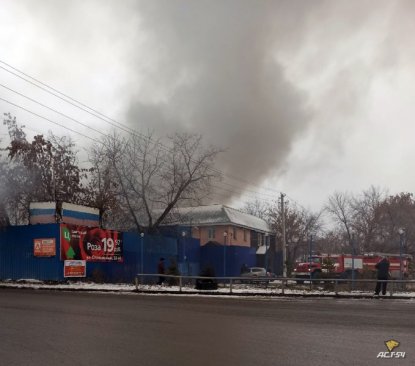 В Новосибирске на улице Большой сгорел частный дом