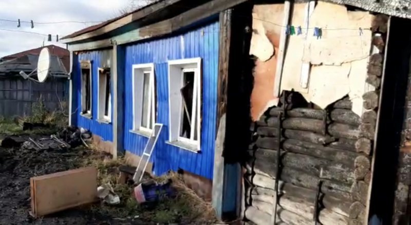 Трое детей и двое мужчин погибли при пожаре в Новосибирской области