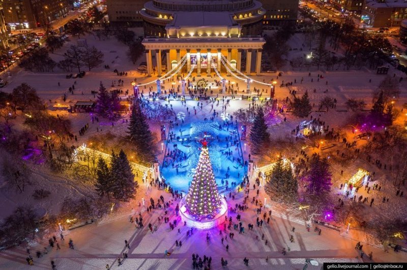 Мэрия Новосибирска обещает на новый год ковид, елку и каток