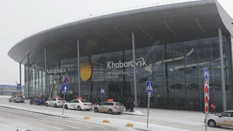 Пьяный авиадебошир задержал рейс из Хабаровска в Новосибирск