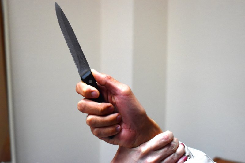 Сын-наркоторговец изрезал ножом 60-летнюю мать в Новосибирске