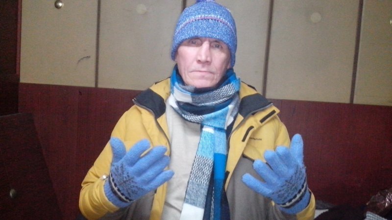 Согреть и дать шанс на новую жизнь: в Новосибирске собирают шапки для бездомных