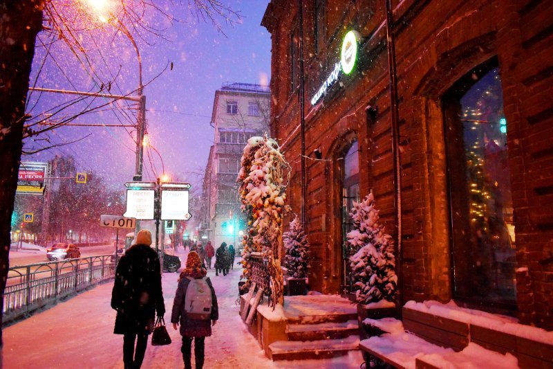 Губернатор Новосибирской области отправил отдыхать 31 декабря и женщин, и мужчин