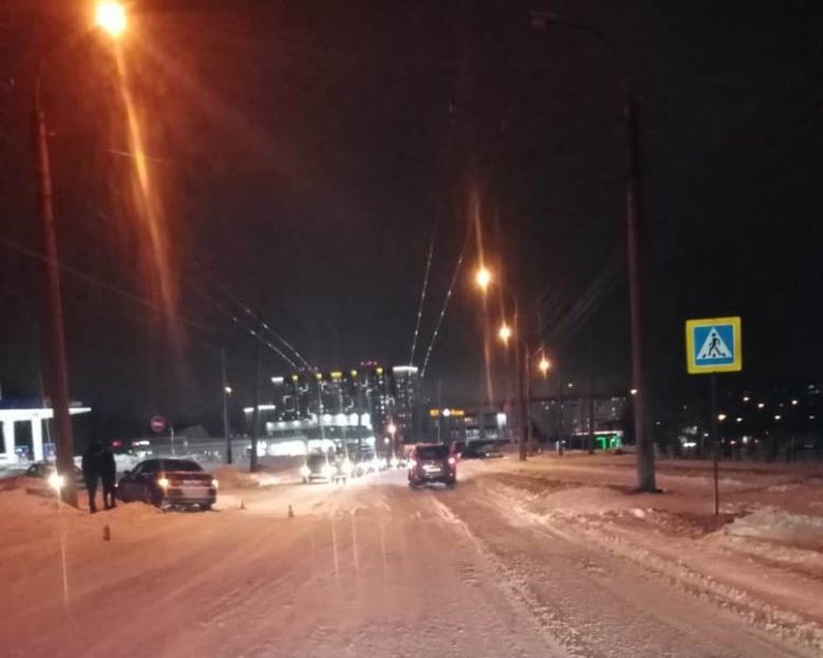 Водитель иномарки сбил ребенка на пешеходном переходе в Новосибирске