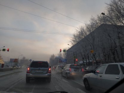 Не завелись: В Новосибирске из-за морозов исчезли традиционные пробки