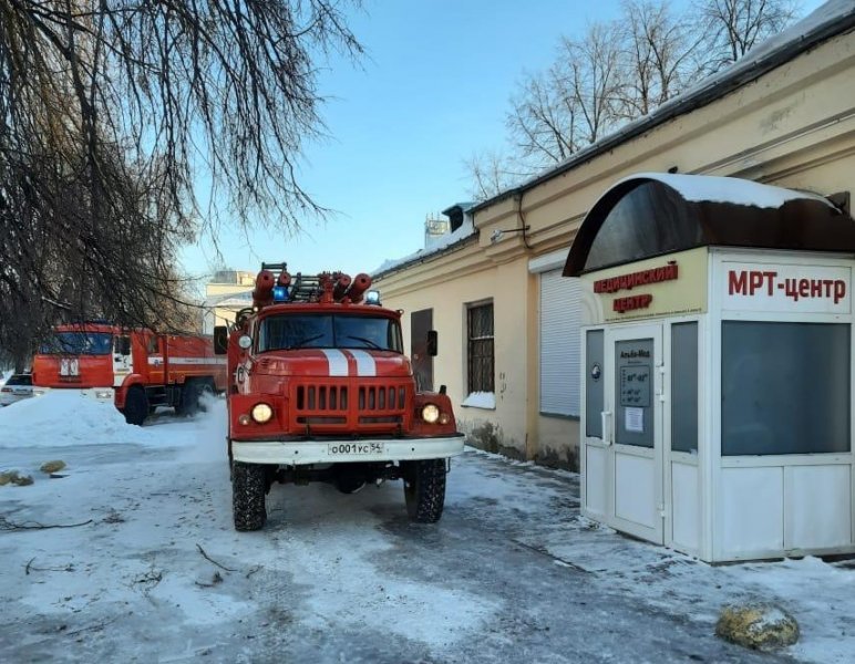 В Новосибирске потушили пожар в частной клинике на улице Залесского