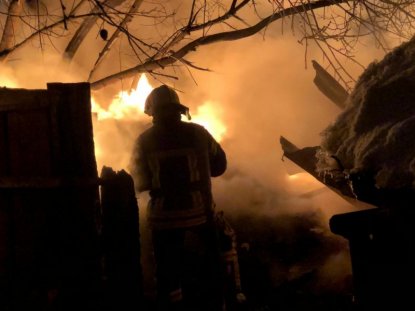 Прокуратура проводит проверку пожара, в котором угарным газом отравилась многодетная семья