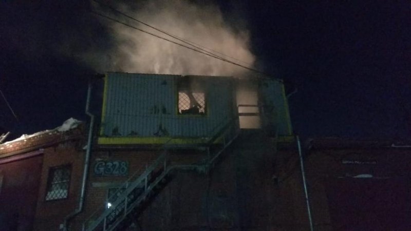 Во время пожара в гаражном комплексе погибли четыре человека