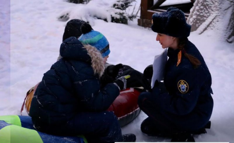 СКР предупредил об опасностях зимнего отдыха после гибели девочки в Новосибирске