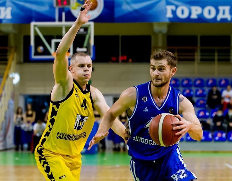 Баскетбольный клуб «Новосибирск» на выезде одержал победу над командой «Восток-65»