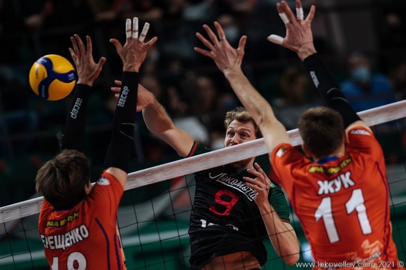 Волейбол: «Локомотив» одержал уверенную победу над «Енисеем»